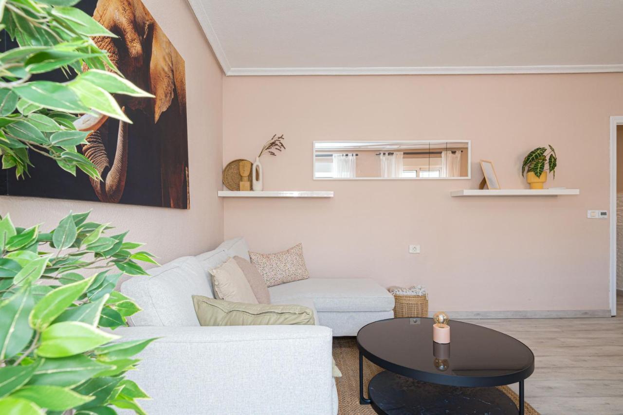 Casa Terra: Apartment 50 Meters From The Beach Торрев'єха Екстер'єр фото