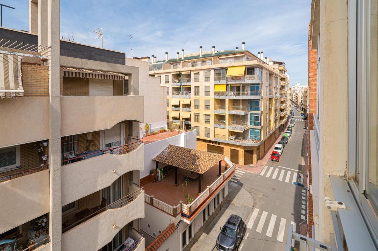 Casa Terra: Apartment 50 Meters From The Beach Торрев'єха Екстер'єр фото