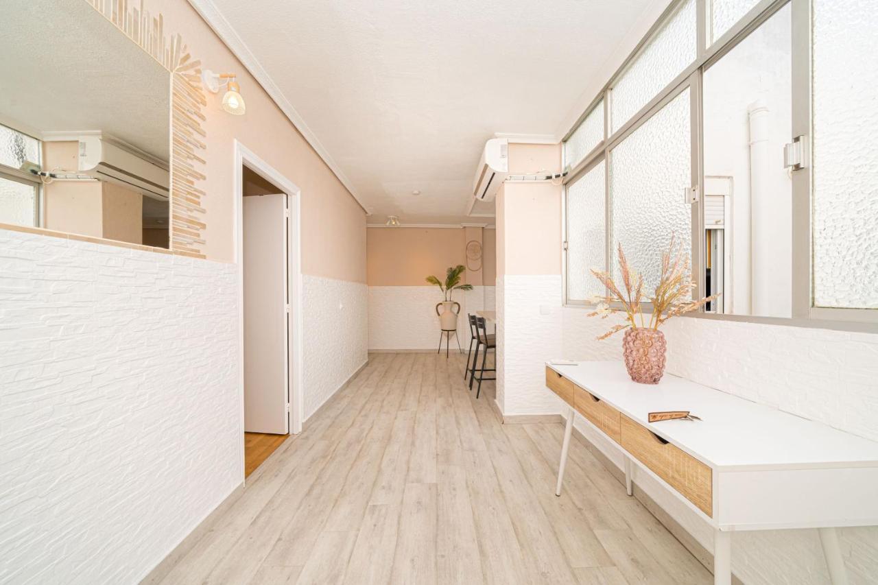 Casa Terra: Apartment 50 Meters From The Beach Торрев'єха Екстер'єр фото